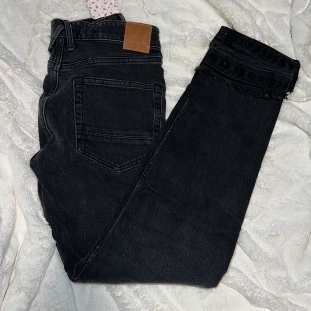NWT We The Free Cuffed Slim Boyfriend Jean in Faded Black Free People SI… - Picture 5 of 7
